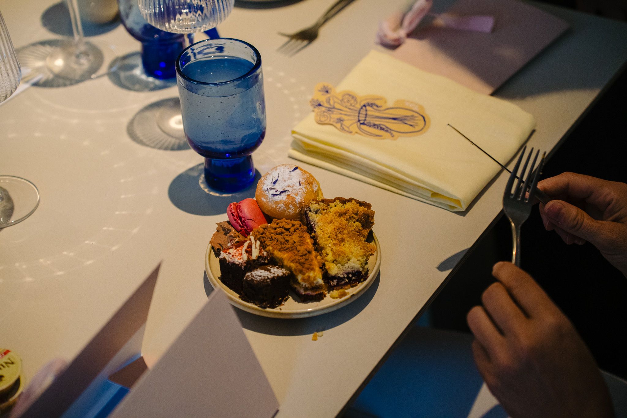 Bezoekers — foto door Nick Decombel